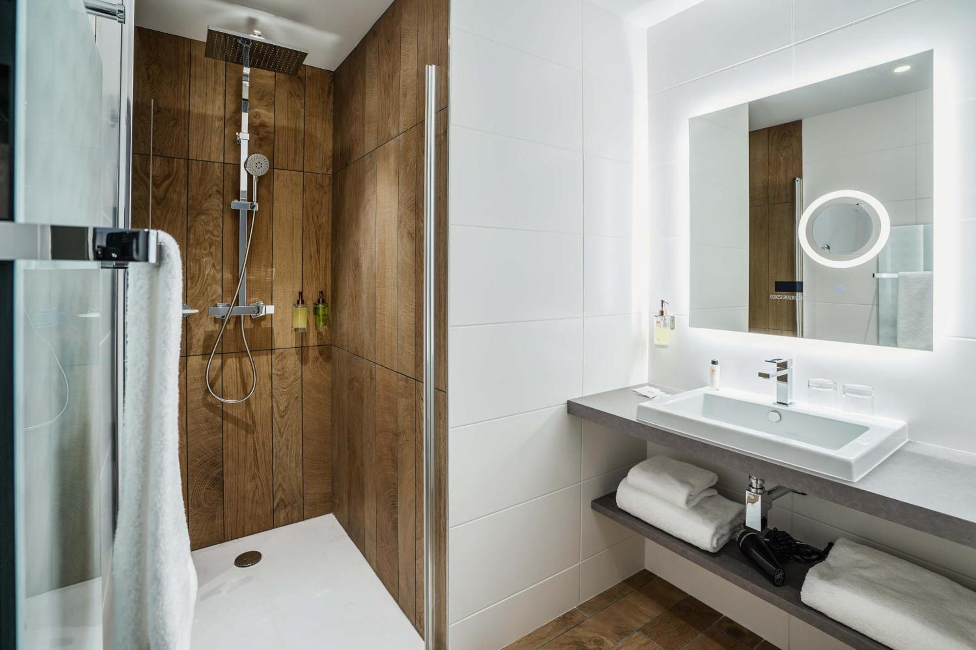 Best Western Premier Hotel De La Cite Royale ロシュ エクステリア 写真